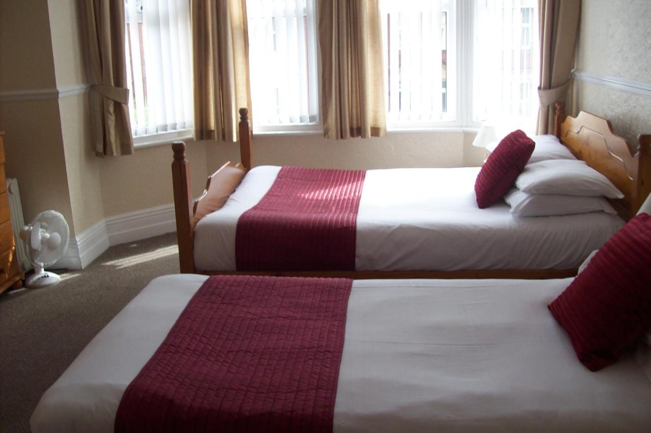 Avalon Guest Accommodation Great Yarmouth Exterior photo
